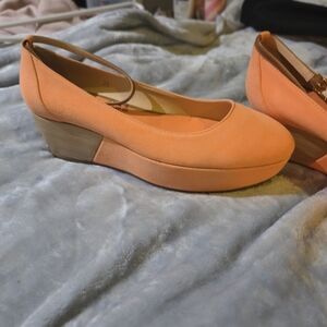 Chic Coral Wedge Shoes